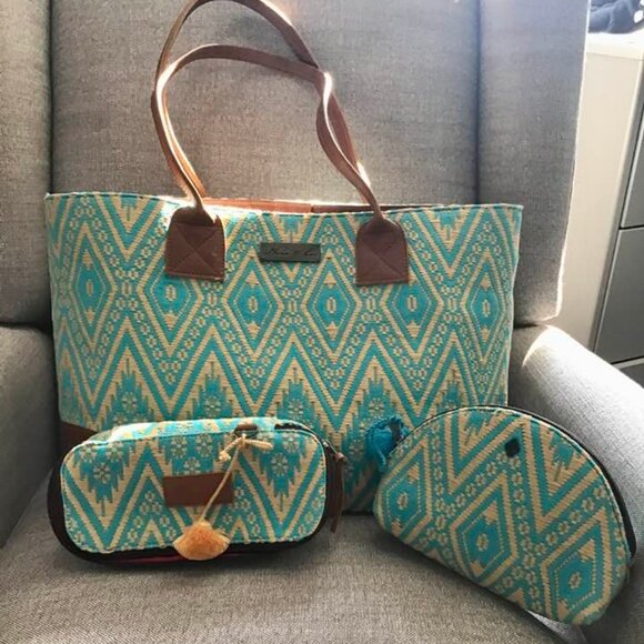 Nena & Co Teal & Sand Valiant Forever Tote Set - Picture 1 of 9